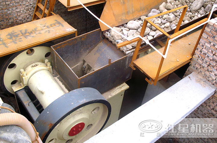 顎式破碎機(jī)、給料機(jī)